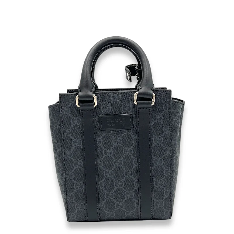 GG Supreme Messenger  Black in Coated Canvas , Silver Hardware